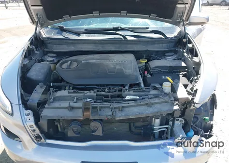 2017 Jeep Cherokee Latitude 4X4 from USA, damaged, VIN 1C4PJMCS3HW601041